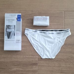NWT Calvin Klein Women's 4 Pack White Underwear